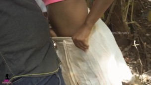 හොර පාරෙන්ම කැලේ පැනලා චූ යන්න හිකුවා Sri Lanka Hot Public Sex – HotIndianPorn