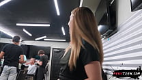 Manoseando El Culo De La Limpiadora Jovencita De La Barbería   PervTeen